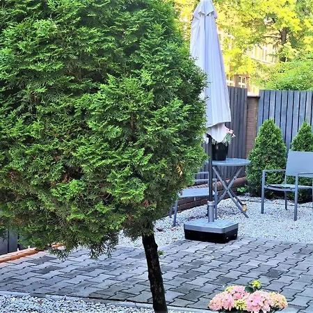 Apartment Urabn With Garden No 2a Katowice Free Private Parking, Self Check-in